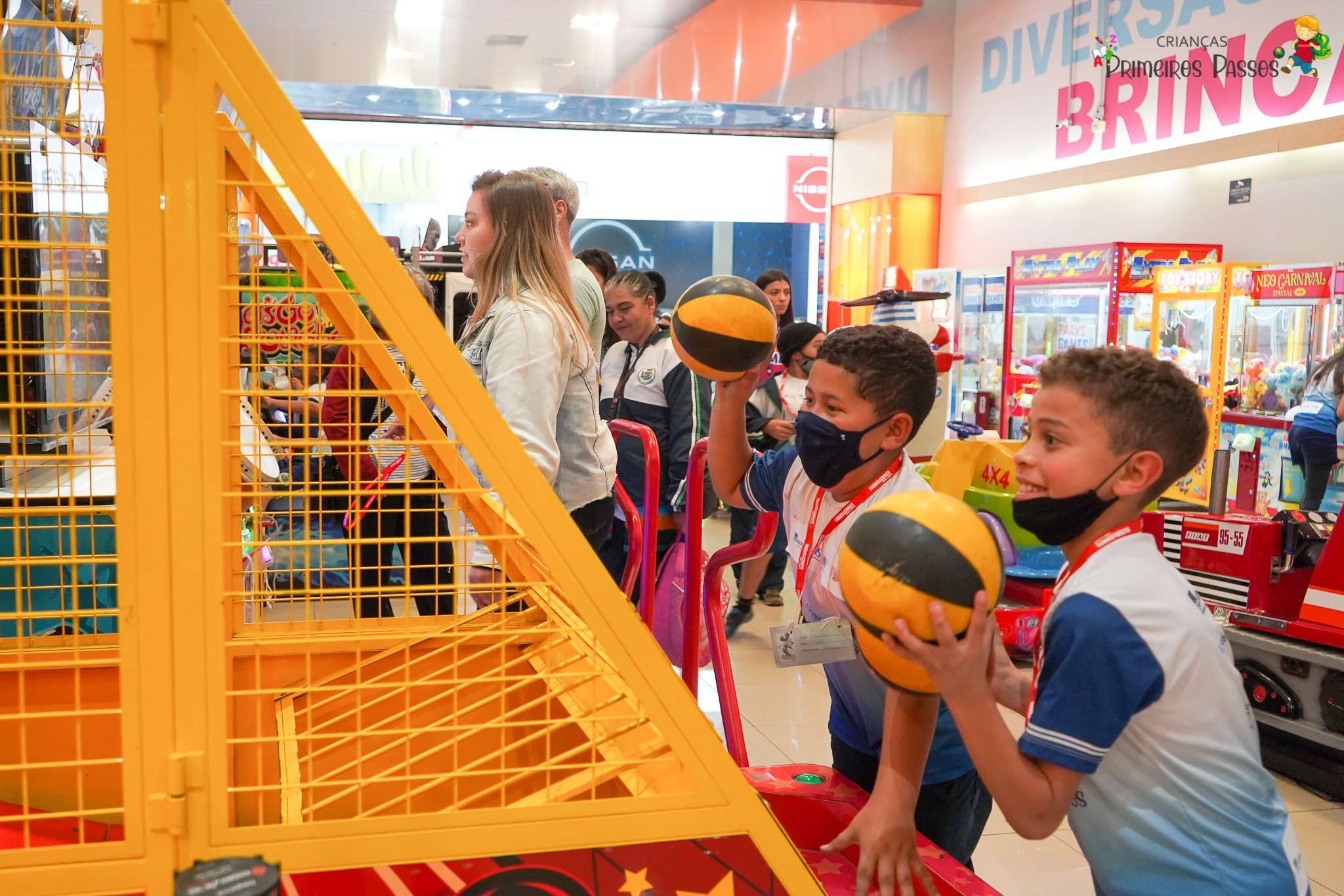 Passeio com a galerinha da Escola Municipal Maria Aparecida Camargo de  Souza para o Parks & Games, Shopping Pátio Pinda. – Projeto Social Grêmio  União